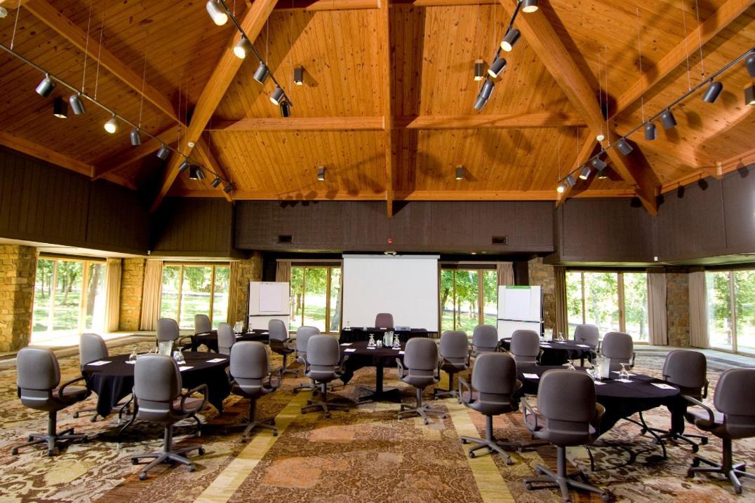 Postoak Lodge And Retreat Tulsa Esterno foto